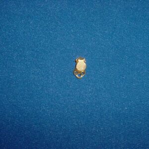 Korvakorutausta, kullan värinen, halk. 0,7 cm, ei läpi pistettävä, hinta / pari