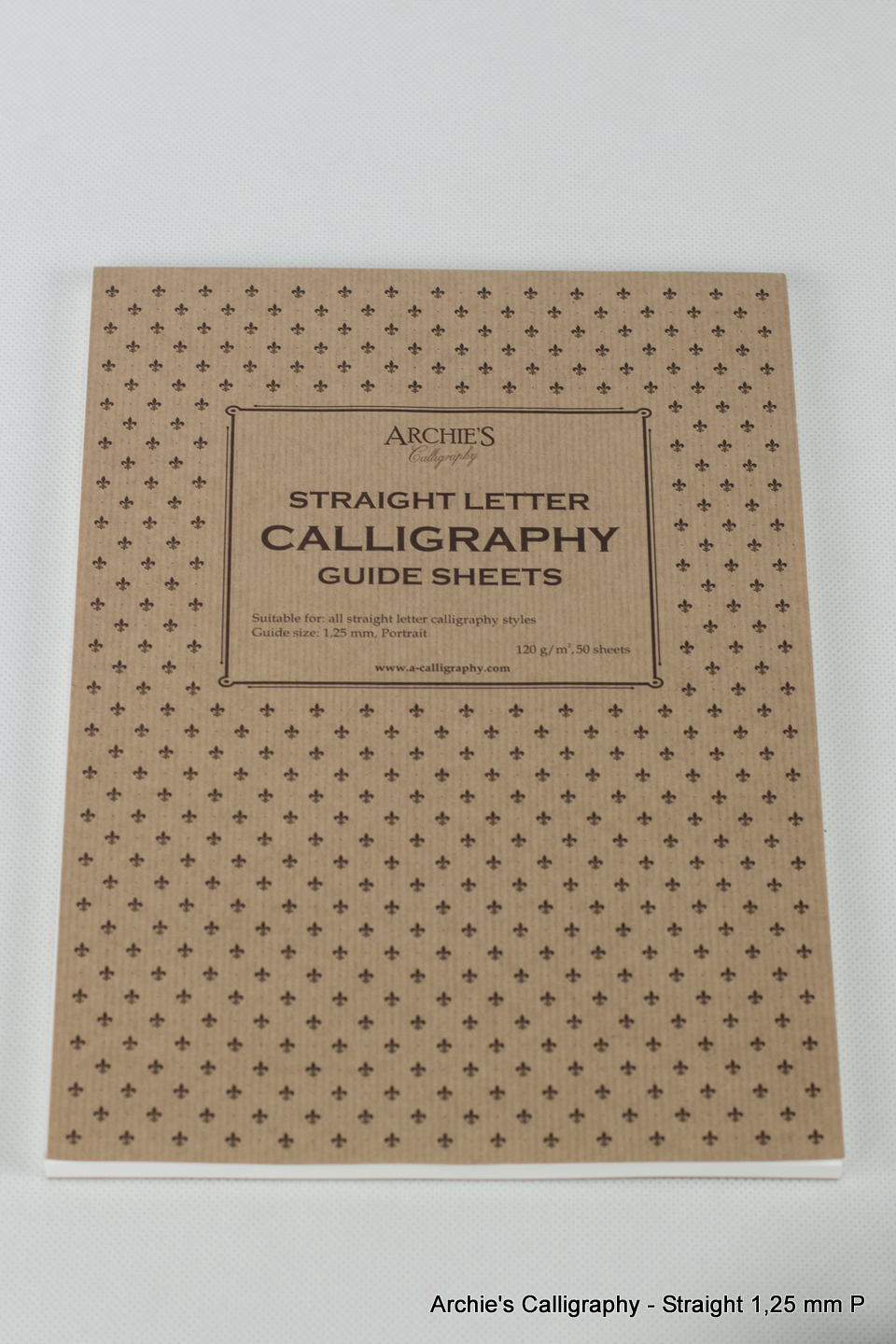 Kalligrafialehtiö Archie’s calligraphy – Suomen Taidetarvike